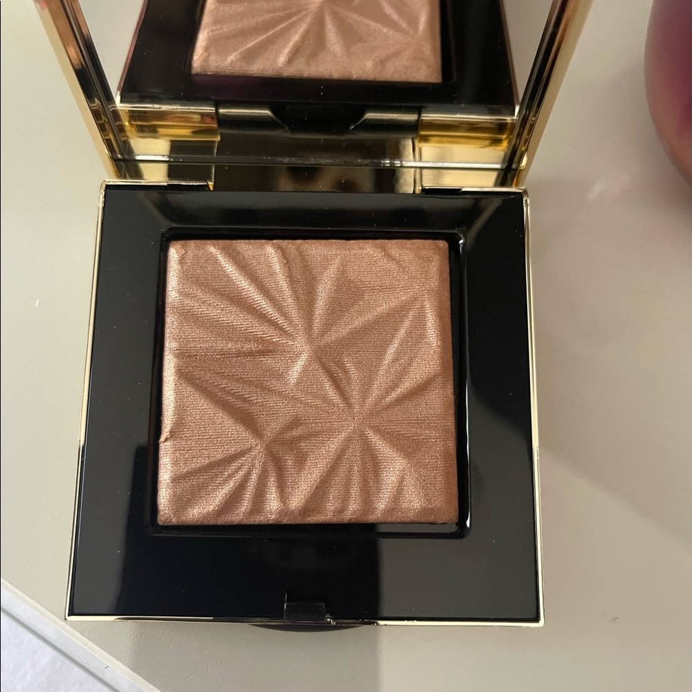 Bobbi Brown Luxe Illuminating Powder